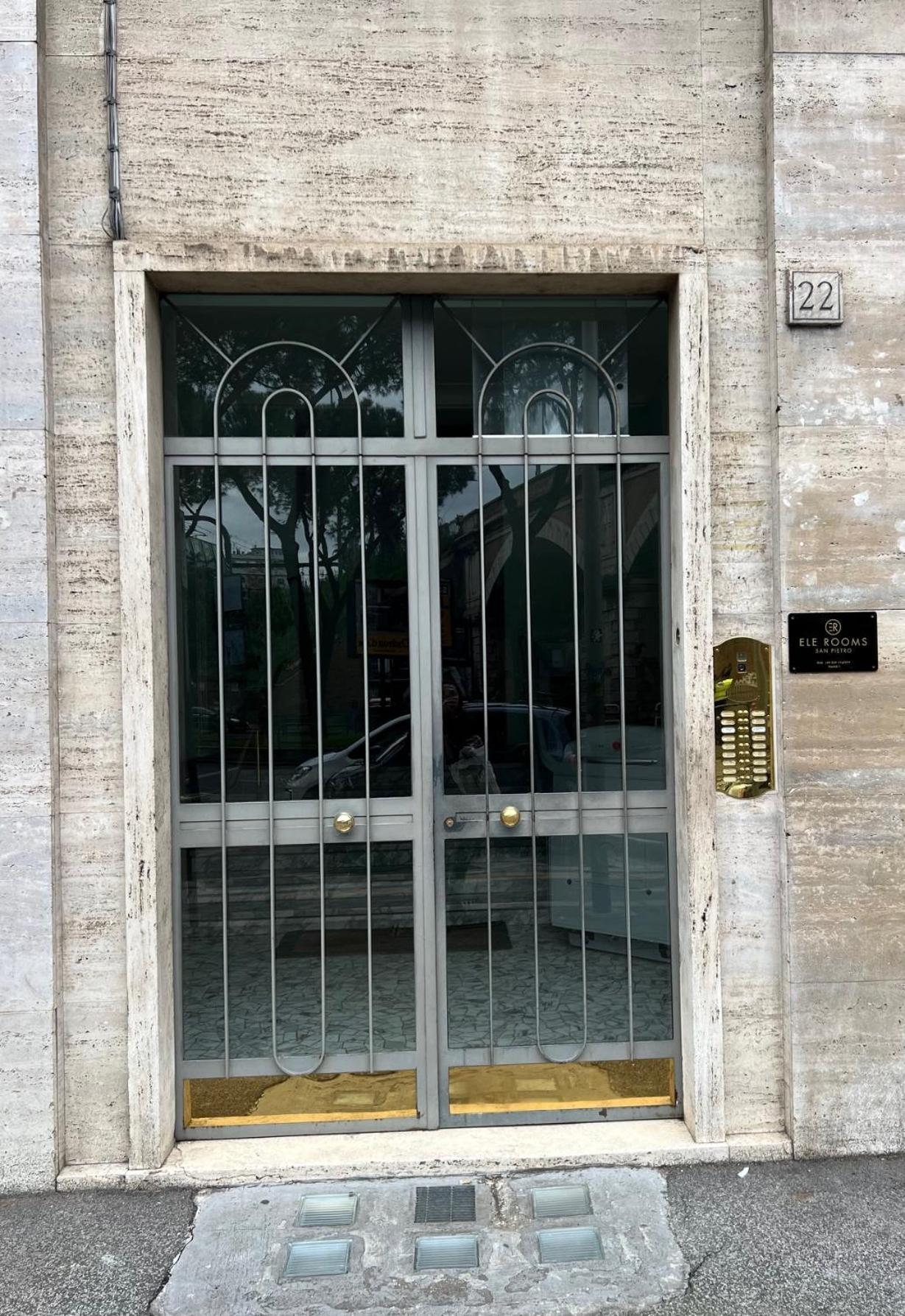 Ele San Pietro Gasthuis Rome